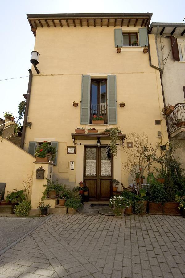 Angolo Del Gelsomino Castel Ritaldi Luaran gambar