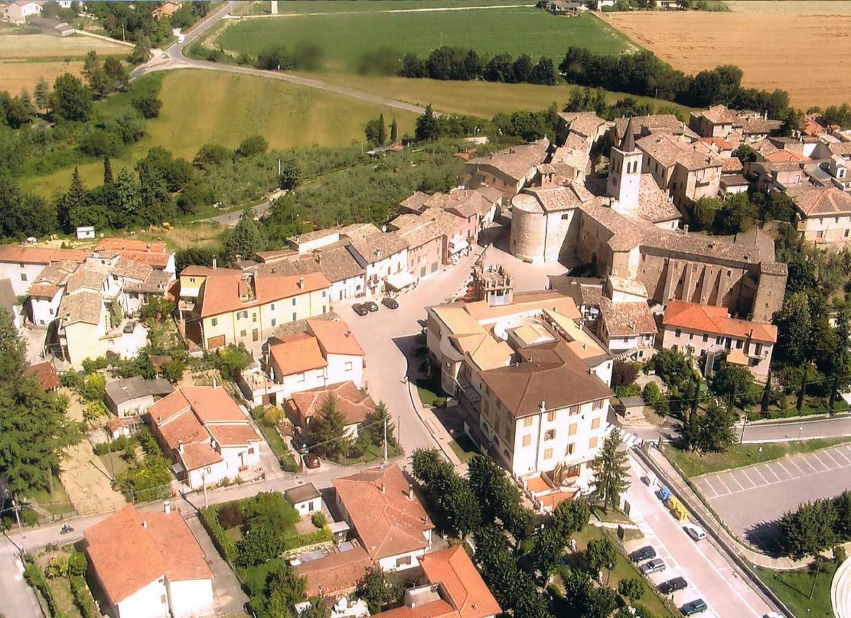 Angolo Del Gelsomino Castel Ritaldi Luaran gambar