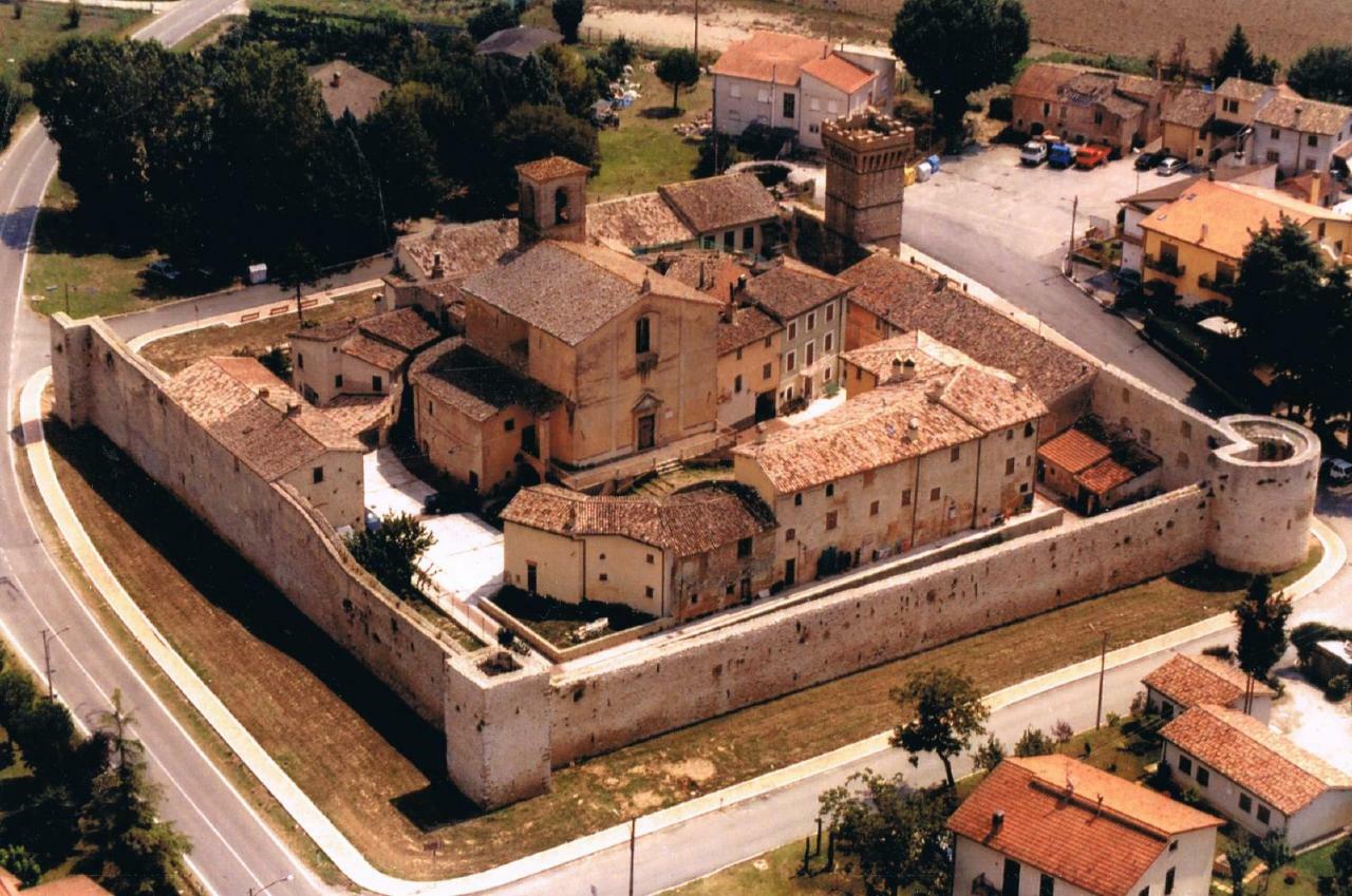 Angolo Del Gelsomino Castel Ritaldi Luaran gambar